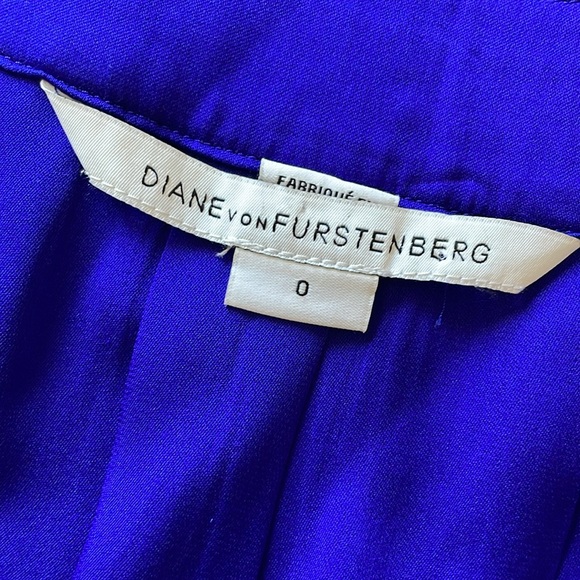 Diane Von Furstenberg Silk Sapphire Blue Unlined Blouse 0 - Picture 4 of 6
